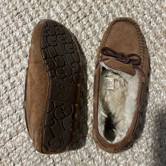 Ugg Chestnut Colored Moccasins Size 8 - Picture 2 of 3